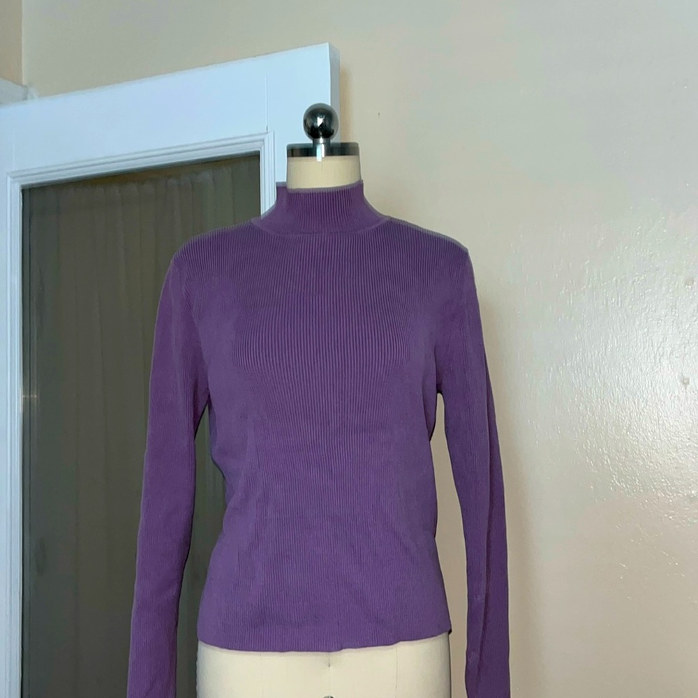 I love this sweater but it’s slightly a bit too short for my liking.